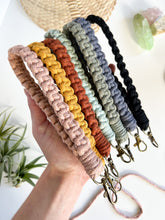 Load image into Gallery viewer, Macramé Wristlet Keychain