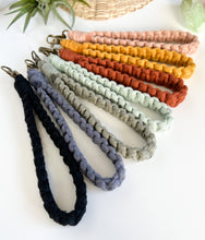 Load image into Gallery viewer, Macramé Wristlet Keychain